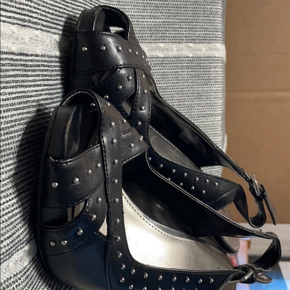 Elle peep toe low platform studded pumps - Picture 3 of 4